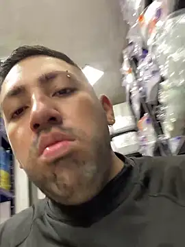 JuanZapata33 online show from October 8, 9:45 pm