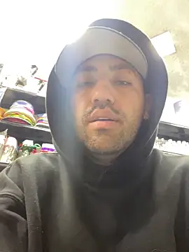 JuanZapata33 online show from February 2, 9:35 pm