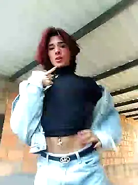 Snapshot of CamiloDoumit chatting on February 9, 10:00 pm CamiloDoumit online show from February 9, 10:00 pm