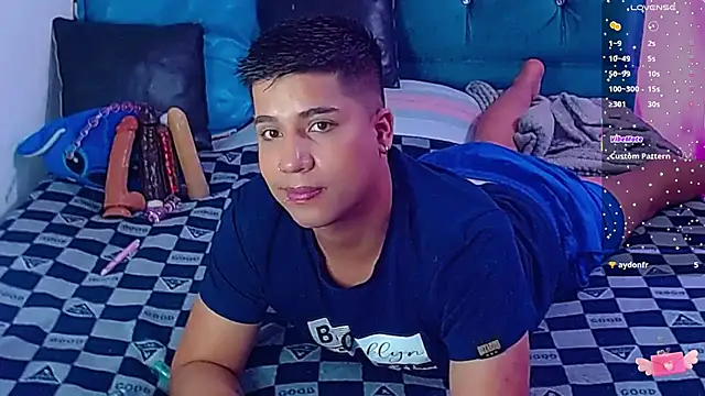 Snapshot of Randy_horny chatting on February 19, 7:06 am Randy horny online show from February 19, 7:06 am