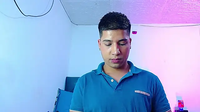 Snapshot of Randy_horny chatting on February 20, 12:19 am Randy horny online show from February 20, 12:19 am