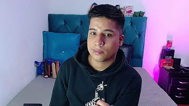 Snapshot of Randy_horny chatting on February 20, 3:23 am Randy horny online show from February 20, 3:23 am