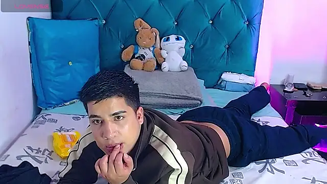 Snapshot of Randy_horny chatting on March 5, 1:42 am Randy horny online show from March 5, 1:42 am