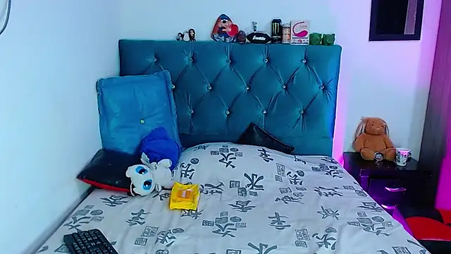 Snapshot of Randy_horny chatting on March 18, 12:05 am Randy horny online show from March 18, 12:05 am