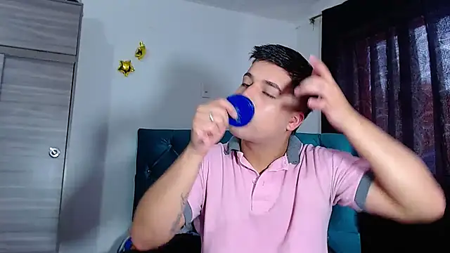 Snapshot of Randy_horny chatting on November 20, 5:34 pm Randy horny online show from November 20, 5:34 pm