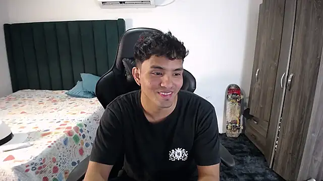 man dur07 online show from February 24, 1:35 am