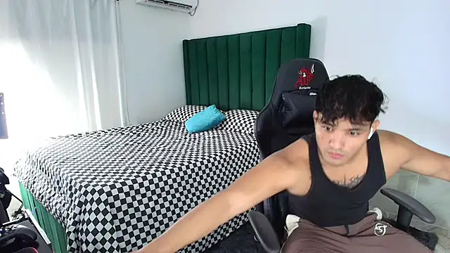 man dur07 online show from February 12, 5:13 am