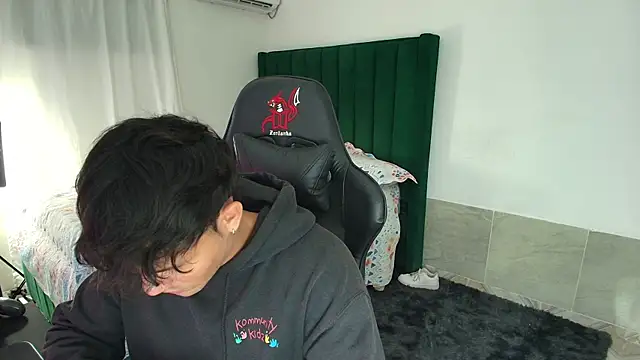 man dur07 online show from February 28, 4:57 am