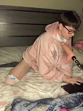 YourFavTwinkie online show from December 16, 6:53 am