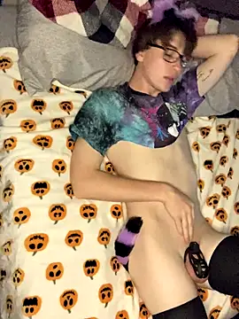 YourFavTwinkie online show from September 29, 5:12 am