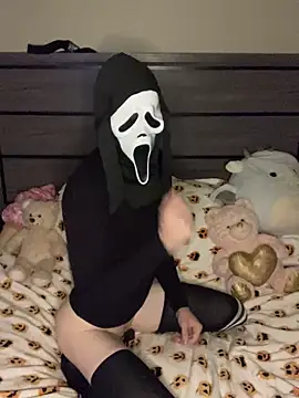 YourFavTwinkie online show from October 15, 5:29 am