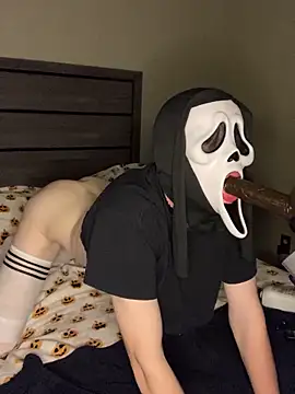 YourFavTwinkie online show from October 22, 6:02 am