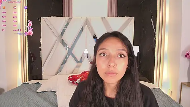 Snapshot of Valery_wang chatting on March 22, 12:25 pm Valery wang online show from March 22, 12:25 pm