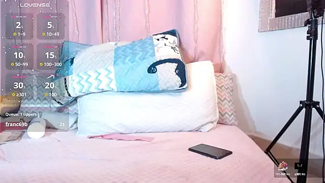 Snapshot of pamela_ chatting on February 26, 2:04 am pamela  online show from February 26, 2:04 am