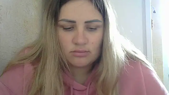 Snapshot of Honeydew-Waves chatting on October 1, 9:59 am Honeydew-Waves online show from October 1, 9:59 am