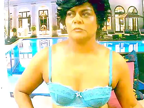 Snapshot of indianCherryPie chatting on February 14, 9:45 am indianCherryPie online show from February 14, 9:45 am