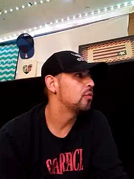 Snapshot of christphor chatting on December 19, 2:13 pm christphor online show from December 19, 2:13 pm