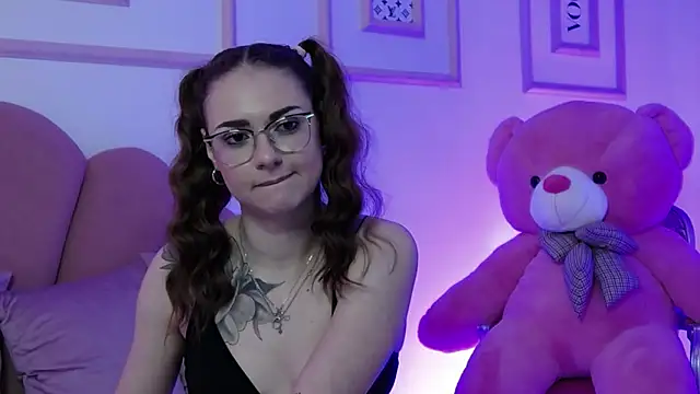 Snapshot of Abby__White chatting on January 27, 8:49 pm Abby White online show from January 27, 8:49 pm