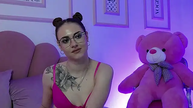 Snapshot of Abby__White chatting on January 28, 11:17 pm Abby White online show from January 28, 11:17 pm