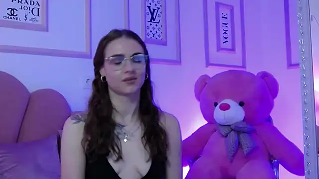 Snapshot of Abby__White chatting on January 31, 11:24 pm Abby White online show from January 31, 11:24 pm