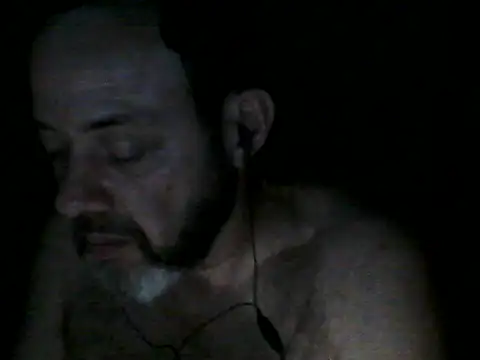 Snapshot of Leocesar37 chatting on September 11, 5:29 am Leocesar37 online show from September 11, 5:29 am