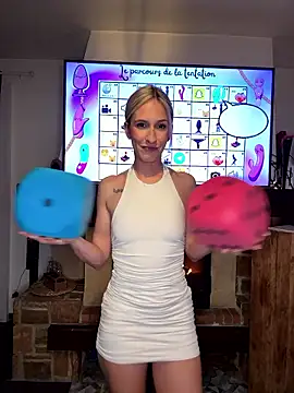 Snapshot of lola_tentatiion chatting on January 11, 8:03 pm lola tentatiion online show from January 11, 8:03 pm