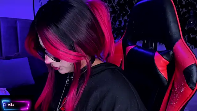 Kitty Gang online show from December 17, 2:28 am