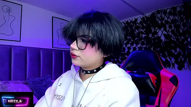 Kitty Gang online show from February 25, 1:15 am