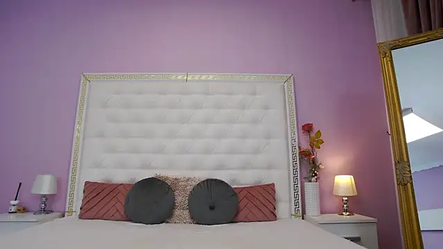 Lenna Paul online show from December 23, 4:10 am