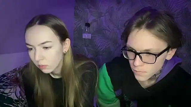 Snapshot of Alex17am chatting on December 2, 12:27 am Alex17am online show from December 2, 12:27 am