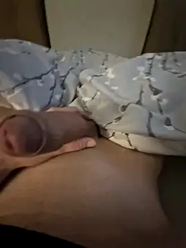 CoupleFun80x online show from April 6, 7:09 am