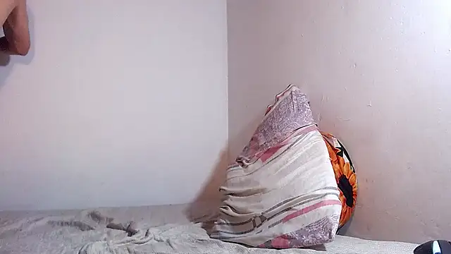 lax777  online show from April 16, 4:57 am