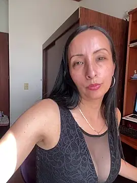 yaralyminjo2 online show from February 7, 8:42 pm