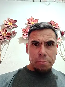 Snapshot of Hot796 chatting on December 22, 8:55 am Hot796 online show from December 22, 8:55 am