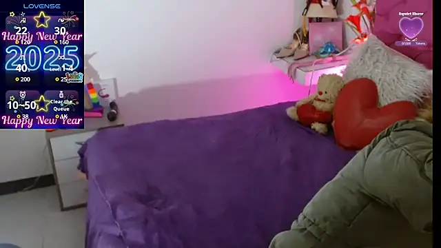 Snapshot of AlexaFontana chatting on January 28, 10:45 am AlexaFontana online show from January 28, 10:45 am