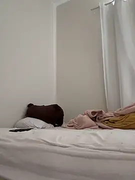 Pinkoficial online show from April 21, 12:00 pm