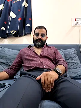 Snapshot of Fun_Guuy chatting on January 6, 6:17 am Fun Guuy online show from January 6, 6:17 am