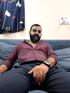 Snapshot of Fun_Guuy chatting on January 8, 4:04 am Fun Guuy online show from January 8, 4:04 am