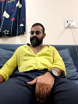 Snapshot of Fun_Guuy chatting on January 11, 3:22 am Fun Guuy online show from January 11, 3:22 am