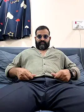 Snapshot of Fun_Guuy chatting on January 14, 6:13 pm Fun Guuy online show from January 14, 6:13 pm