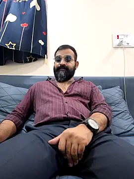 Snapshot of Fun_Guuy chatting on January 15, 6:33 pm Fun Guuy online show from January 15, 6:33 pm