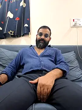 Snapshot of Fun_Guuy chatting on January 16, 6:45 pm Fun Guuy online show from January 16, 6:45 pm