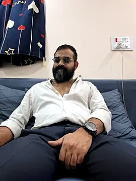 Snapshot of Fun_Guuy chatting on January 18, 10:19 am Fun Guuy online show from January 18, 10:19 am