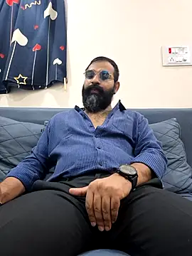 Snapshot of Fun_Guuy chatting on February 1, 3:32 pm Fun Guuy online show from February 1, 3:32 pm