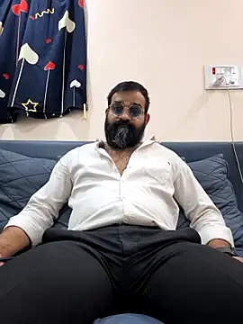 Snapshot of Fun_Guuy chatting on February 3, 6:40 am Fun Guuy online show from February 3, 6:40 am