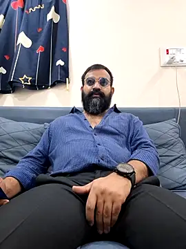 Snapshot of Fun_Guuy chatting on February 4, 5:52 pm Fun Guuy online show from February 4, 5:52 pm