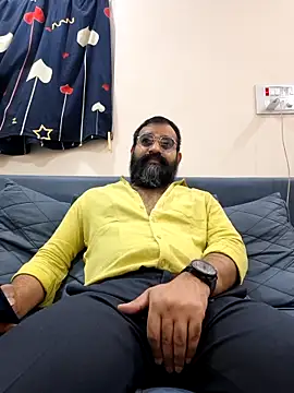 Snapshot of Fun_Guuy chatting on February 11, 6:18 am Fun Guuy online show from February 11, 6:18 am