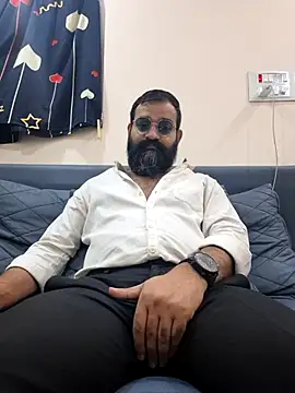 Snapshot of Fun_Guuy chatting on February 12, 3:34 am Fun Guuy online show from February 12, 3:34 am