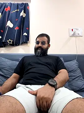 Snapshot of Fun_Guuy chatting on February 13, 6:59 pm Fun Guuy online show from February 13, 6:59 pm