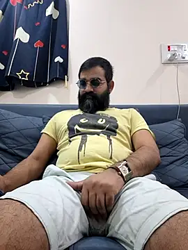 Snapshot of Fun_Guuy chatting on February 16, 6:37 pm Fun Guuy online show from February 16, 6:37 pm